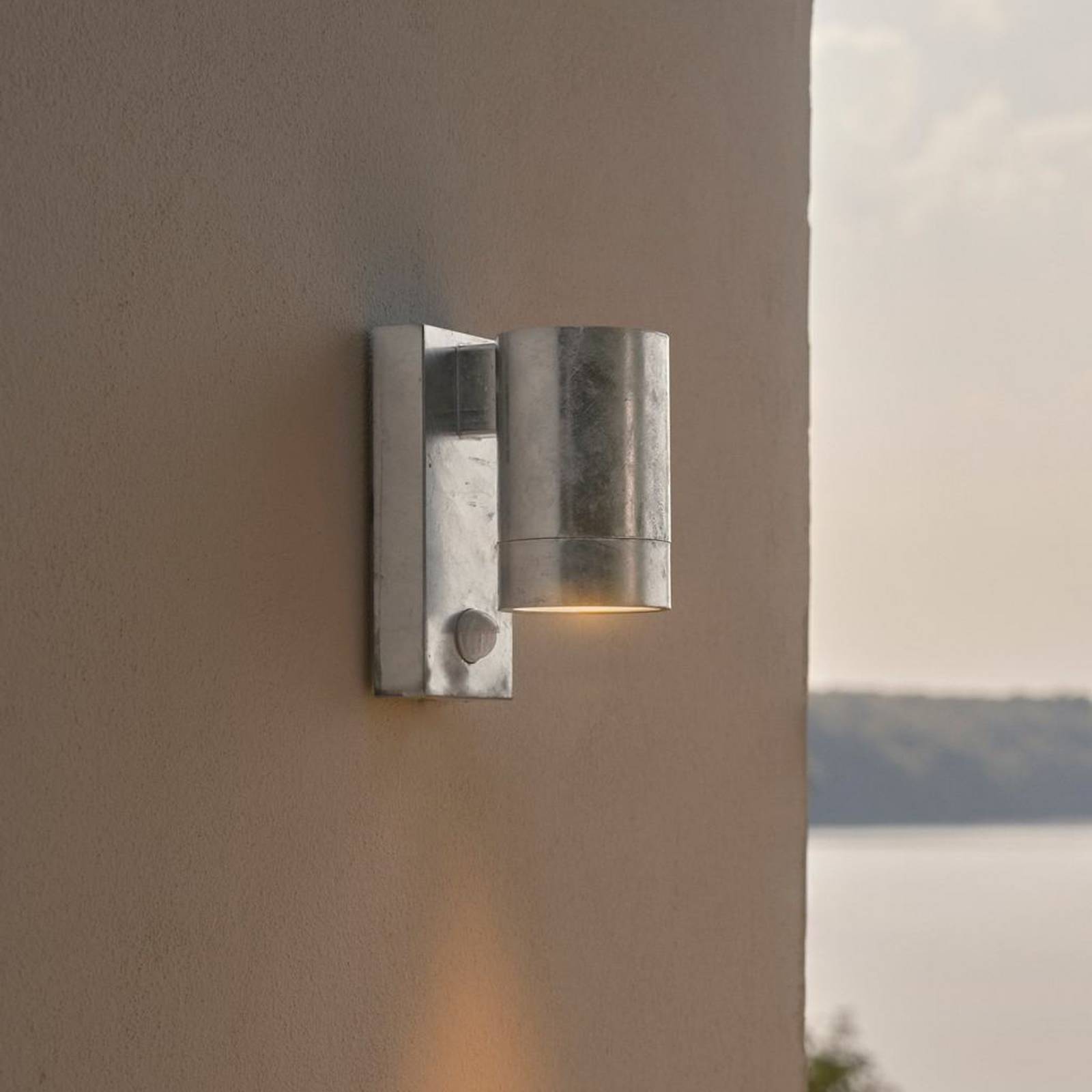 Nordlux Buitenwandlamp Tin Maxi Sensor verzinkt, staal, IP54, GU10